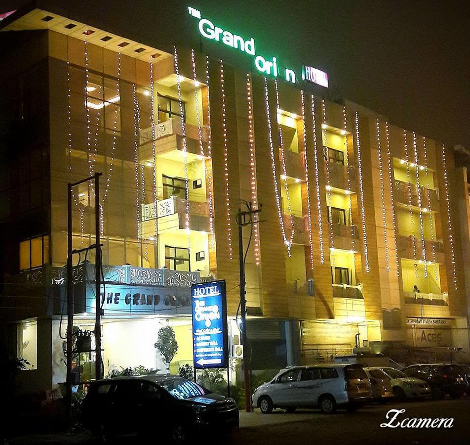 The Grand Orion Hotel Chinhat Exterior foto