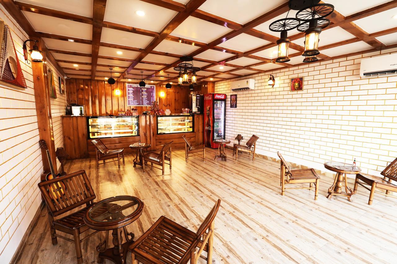 The Grand Orion Hotel Chinhat Exterior foto